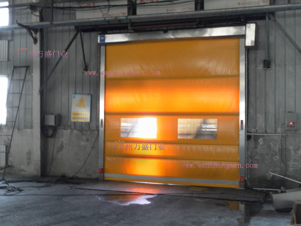 天辰化工電動(dòng)快速卷門安裝案例